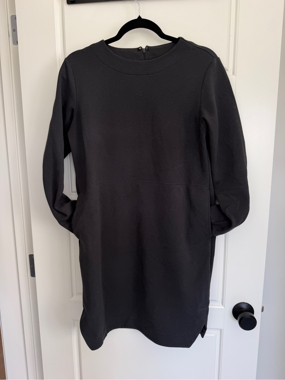 MEC Black Long Sleeve Shift Dress